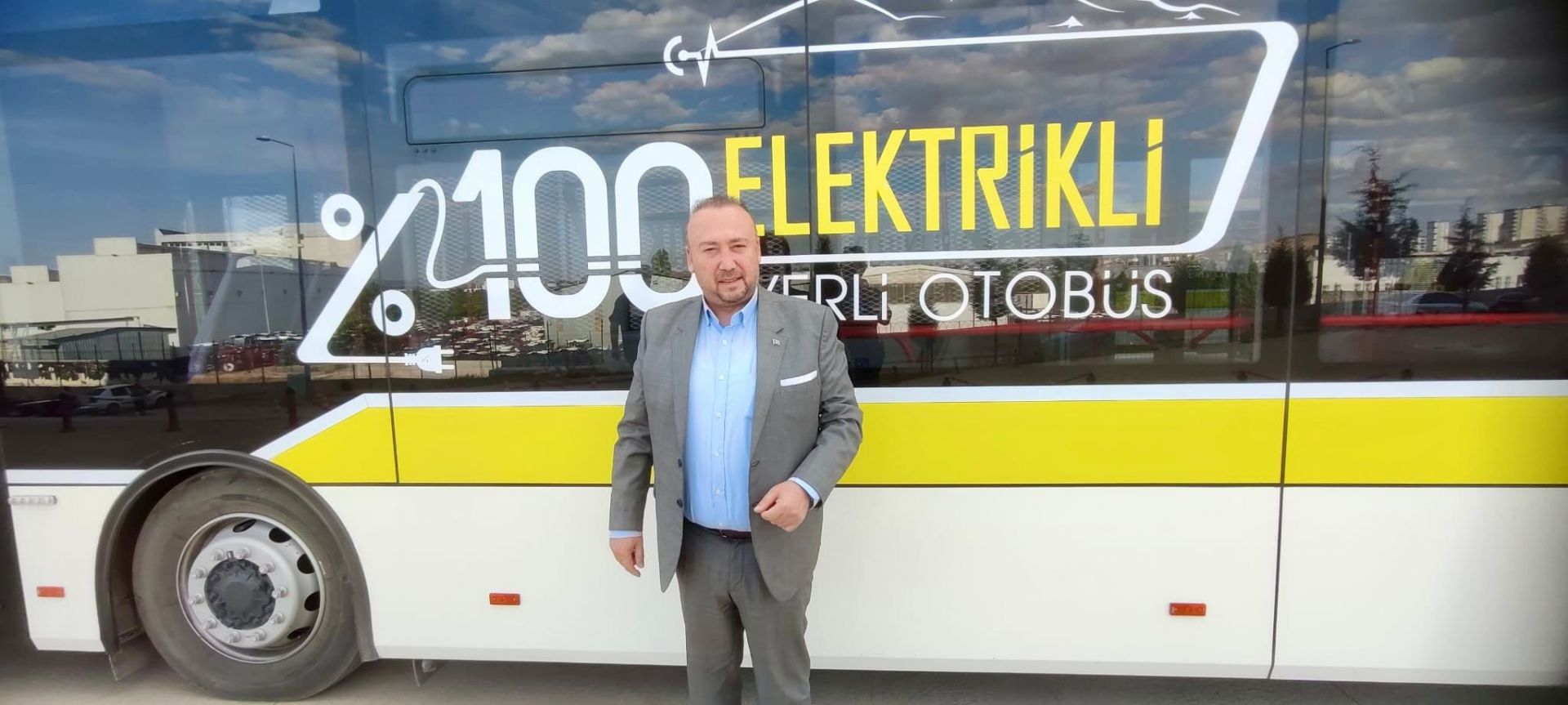 Uşak'ta Öğrenci Ücretsiz Ulaşıma Elektrikli Otobüslerine Kavuşuyor